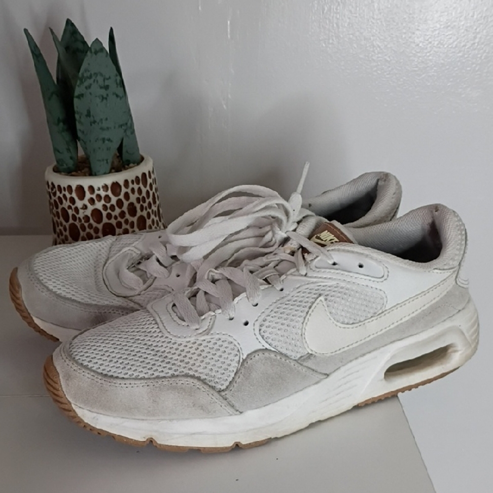 the Nike Air Max SC sneaker Women's White and Gray Sneakers size 8.5